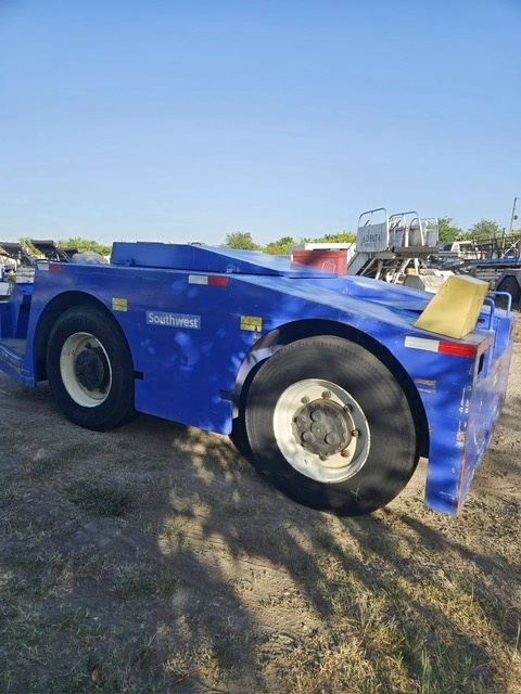 Push Back Tractor FMC B350E