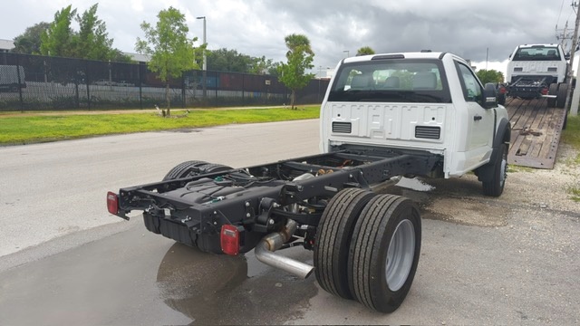 Truck Chassis Ford F-600