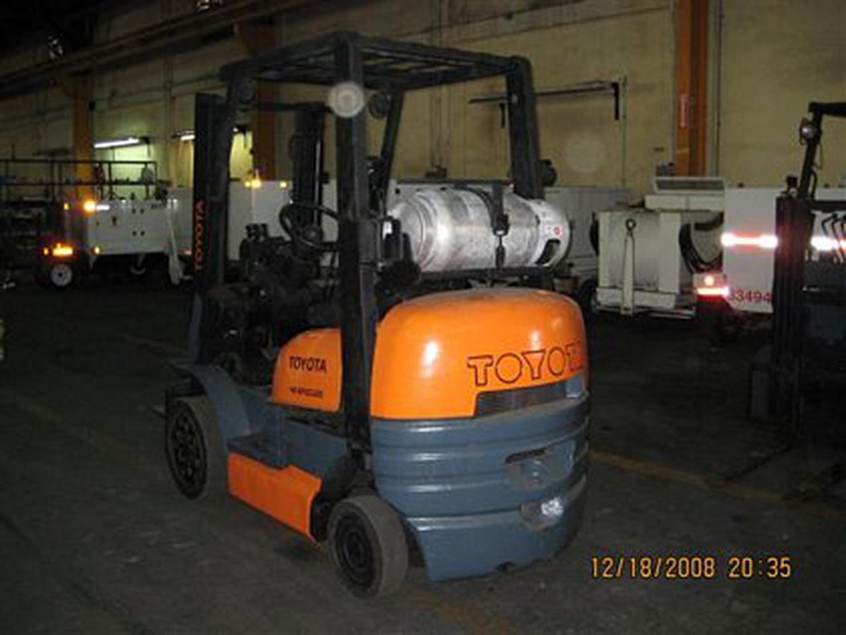 Forklift Toyota 6FGCU20