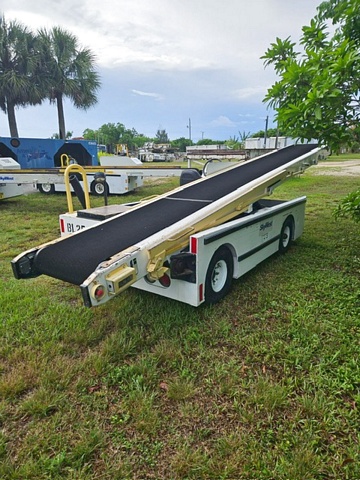 Belt Loader Tug 660E