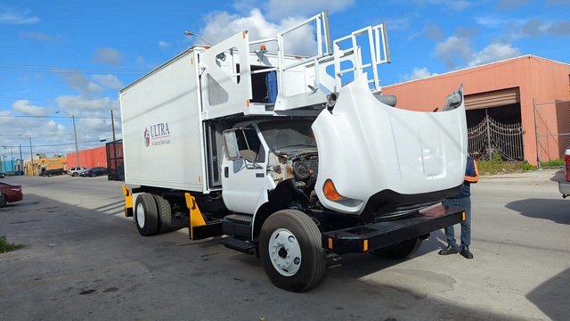 Cabin Service Truck Ford/Tesco F-750/CST 16'