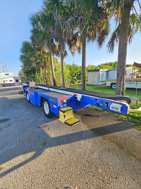 Belt Loader Tug 660E