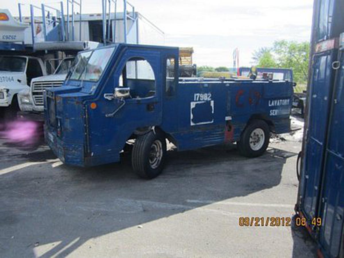 Lavatory Truck  Lift-A-Loft APV- LAV