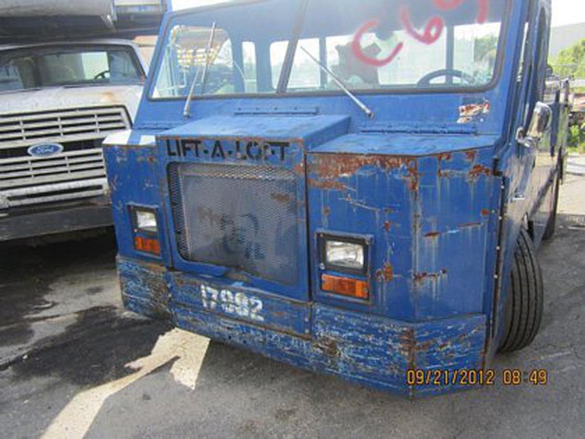 Lavatory Truck  Lift-A-Loft APV- LAV