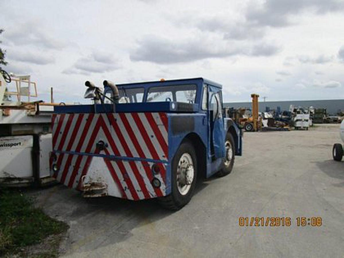 Push Back Tractor Hough-Paymover T-300