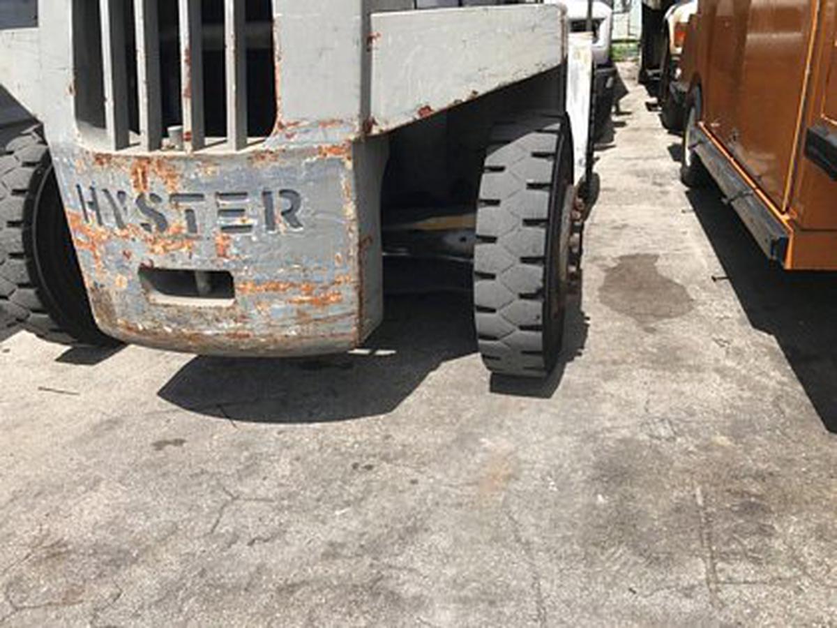 2000 Hyster H210XL