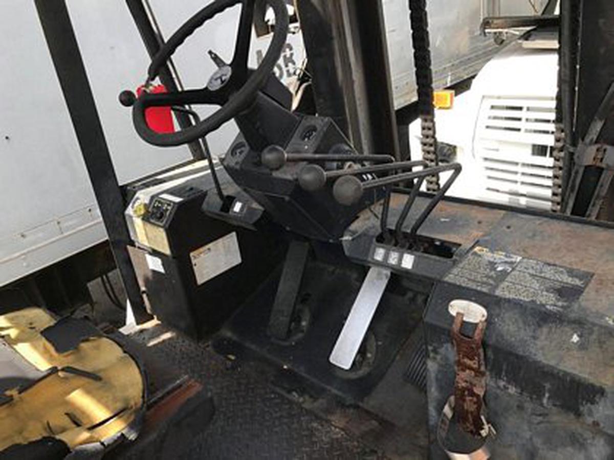 2000 Hyster H210XL