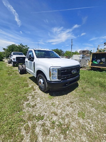 Truck Chassis Ford F-350 XL SD 2024