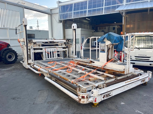 Wide Lower Deck Cargo Loader FMC Commander 15 U