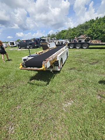 Belt Loader Tug 440-E