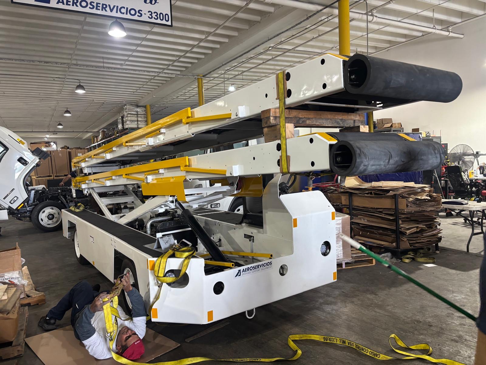 Belt Loader Tug 660