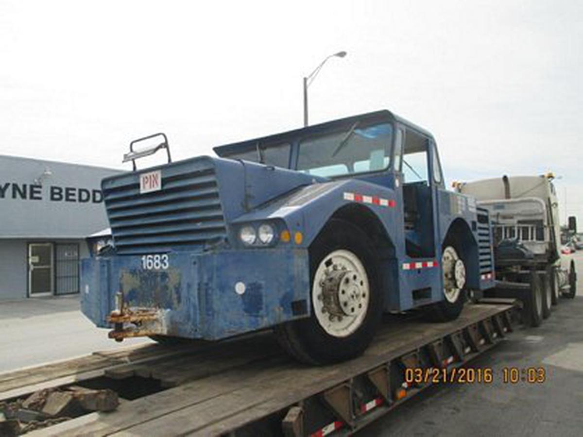 Push Back Tractor Hough-Paymover T-300 SL