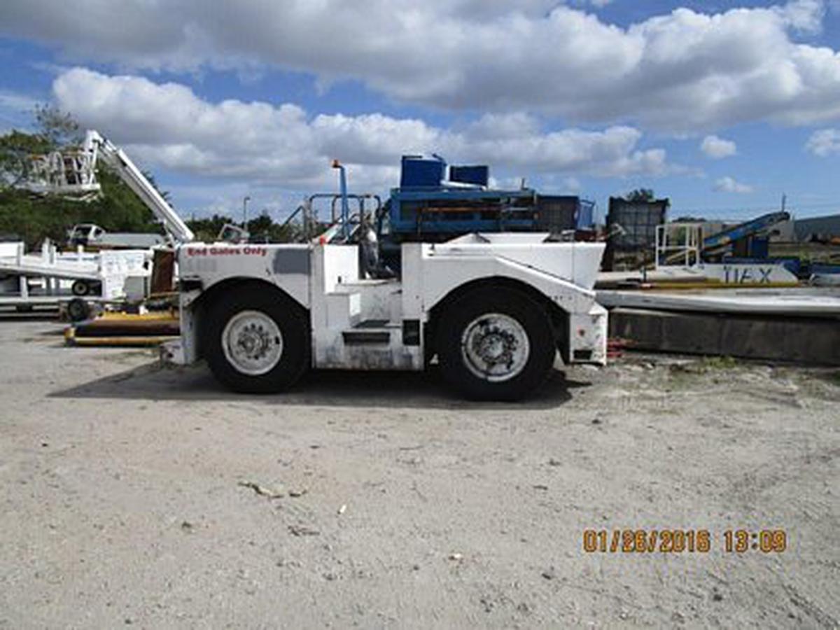 Push Back Tractor Hough-Paymover T-180 FA