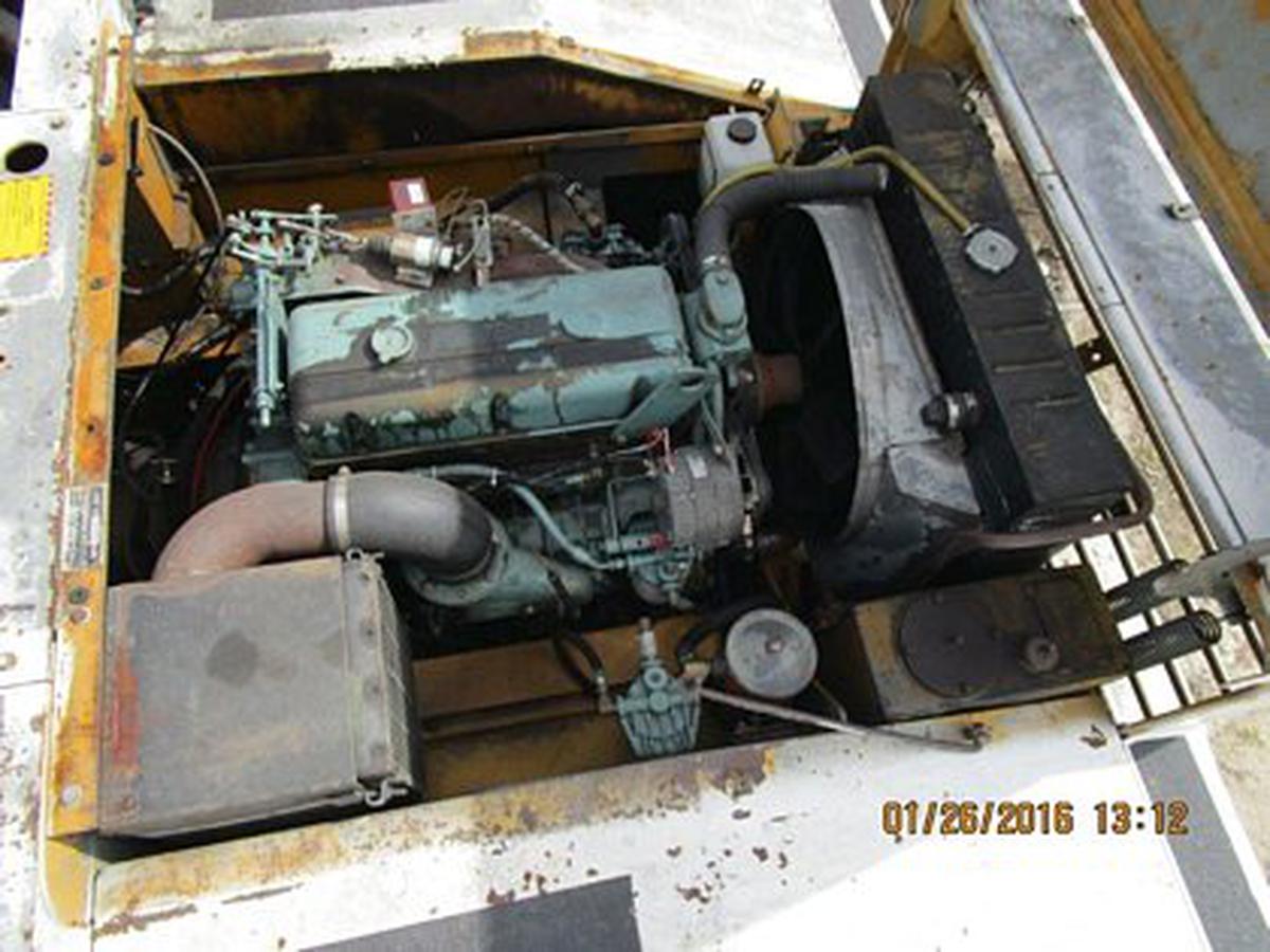Push Back Tractor Hough-Paymover T-180 FA