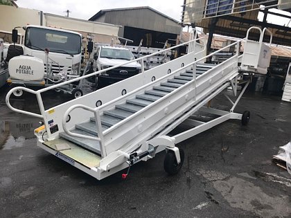 Narrow Body Passenger Stair Clyde 15F2820 - 88/161 in
