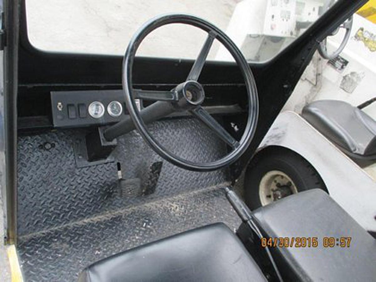 2004 Taylor-Dunn R3-80-52