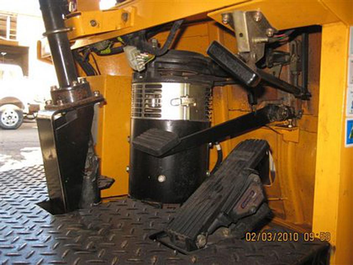 2005 Hyundai HBT-40