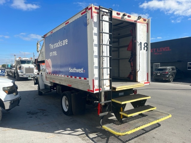 Catering Truck Ford/Hi Way F-700/ CT-14