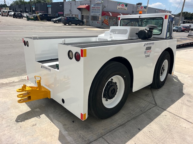 Push Back Tractor FMC B-300